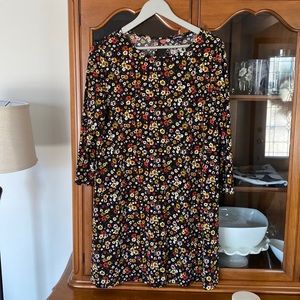 Ladies Dress. Size Large.